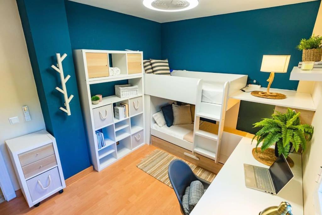 Golden Elviria Apartment
