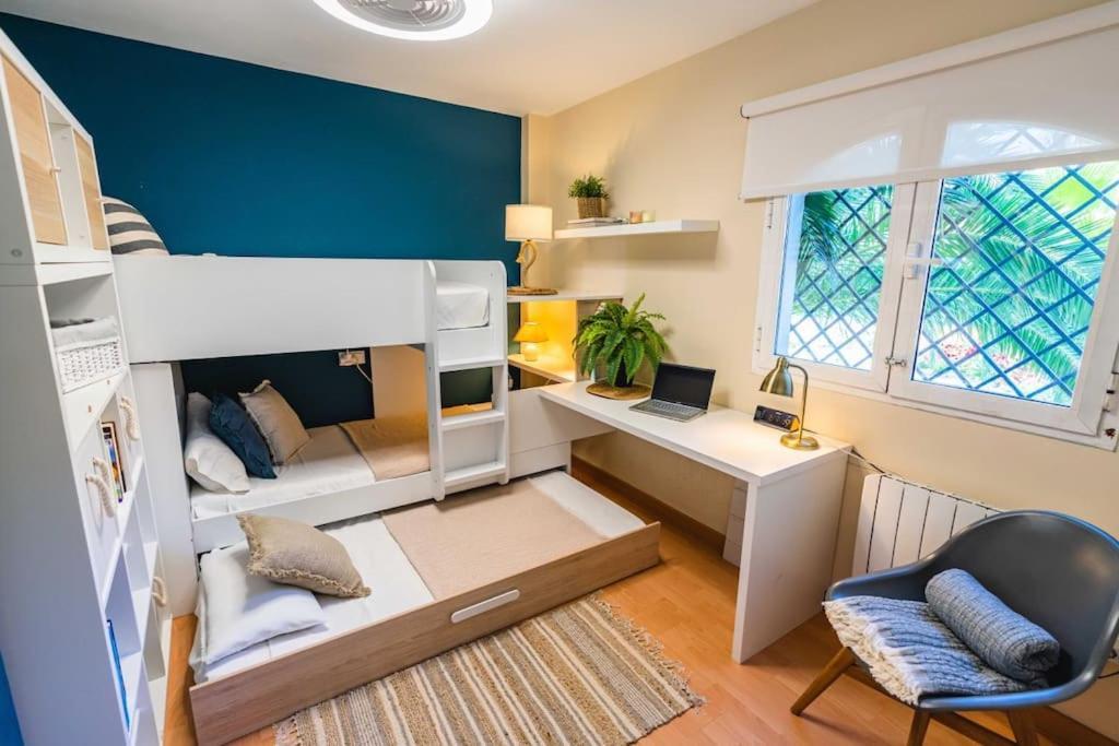 Golden Elviria Apartment *