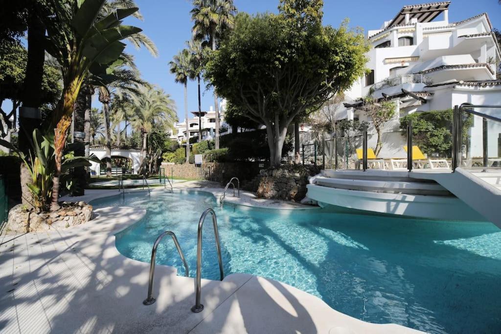 Golden Elviria Apartment *